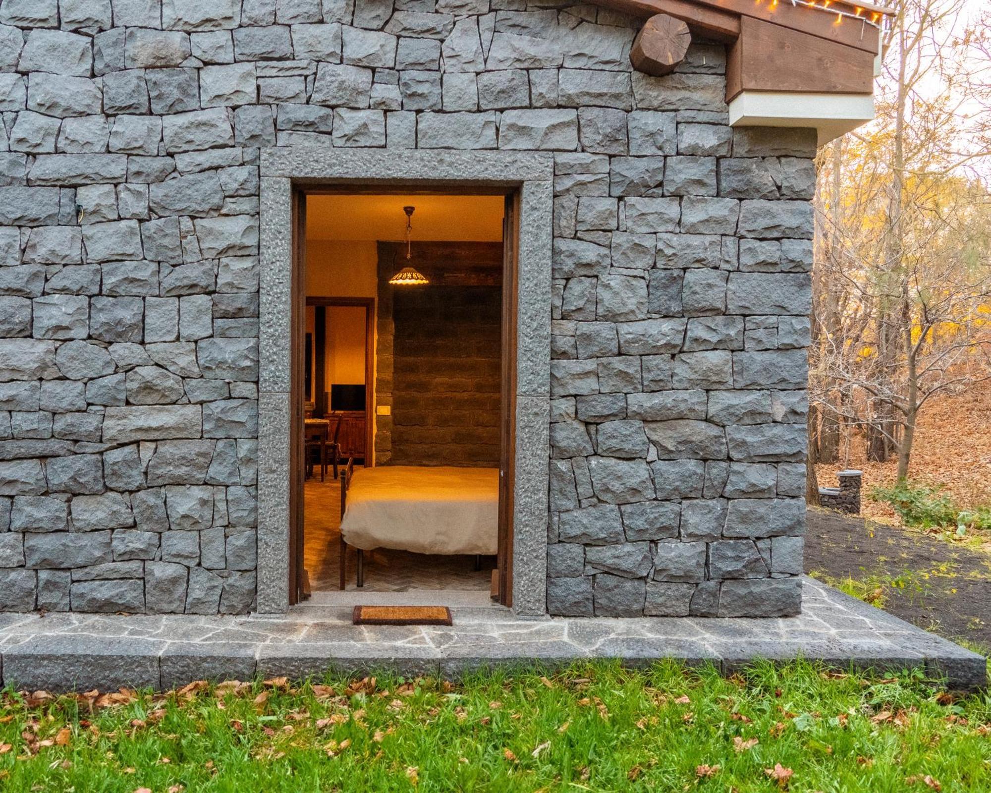 Matilde'S Chalet Etna Nature House Nicolosi Exteriör bild